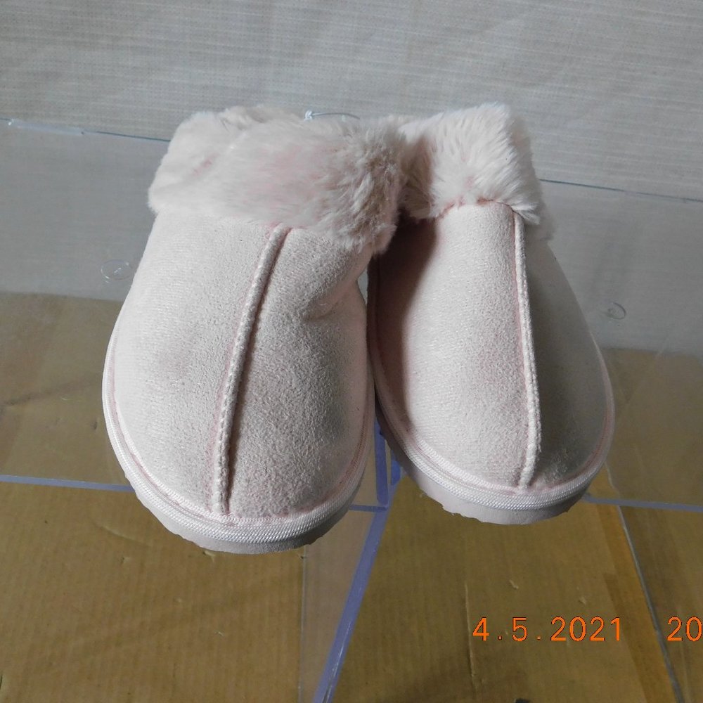 Ladies' House Slippers by bobbie B brook SZ: M & L